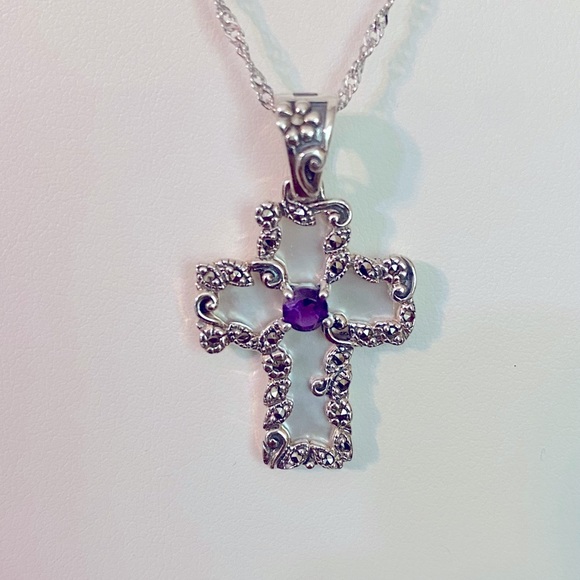 Silver Cross Pendant Necklace! - Picture 3 of 7